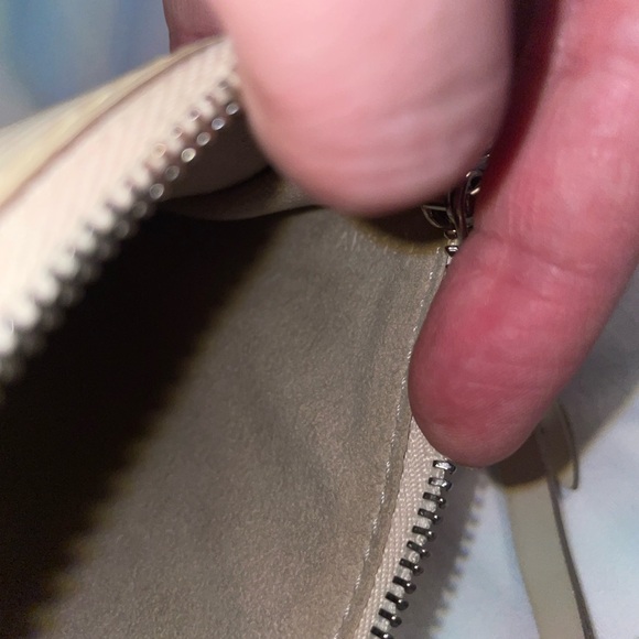 Louis Vuitton clutch - Picture 7 of 15